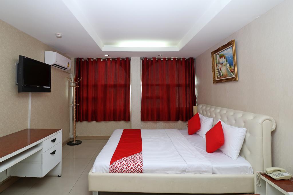 Diamond Residence Silom Бангкок Экстерьер фото