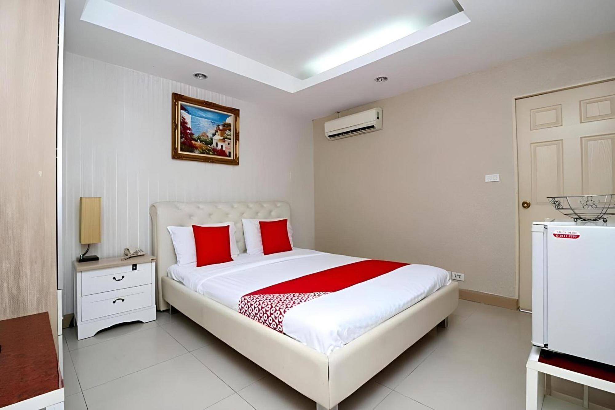 Diamond Residence Silom Бангкок Экстерьер фото