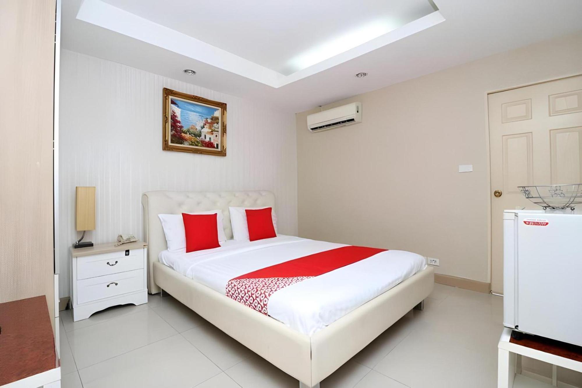 Diamond Residence Silom Бангкок Экстерьер фото