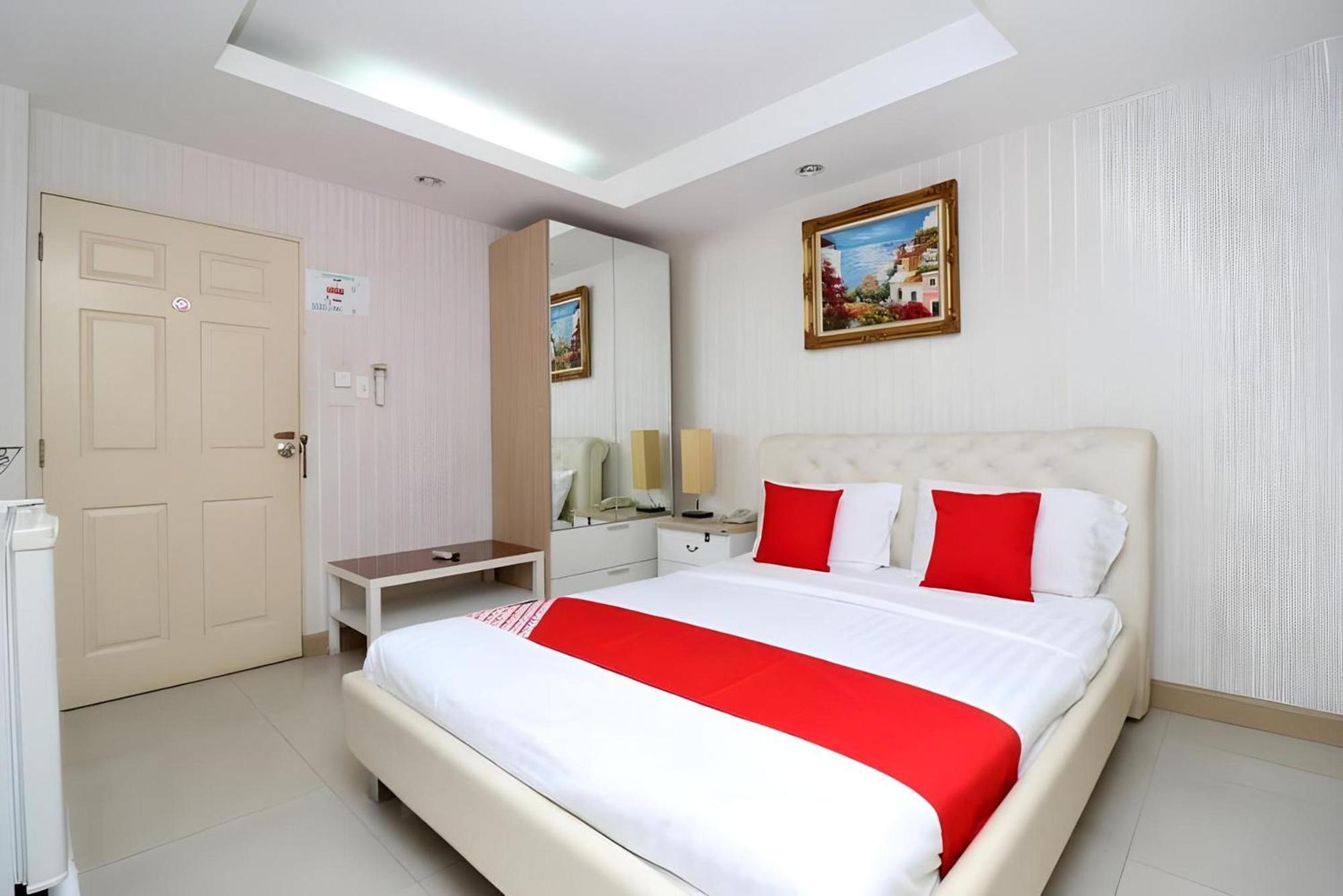 Diamond Residence Silom Бангкок Экстерьер фото