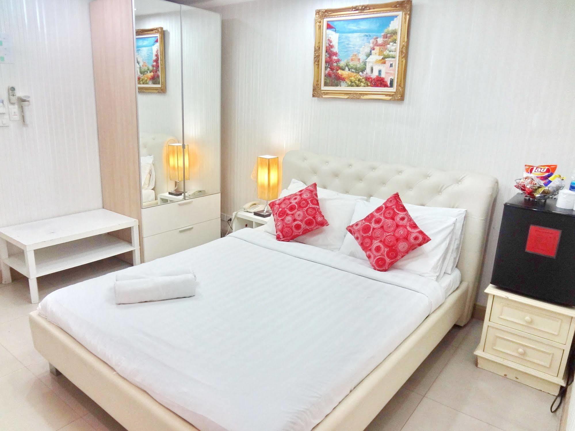 Diamond Residence Silom Бангкок Экстерьер фото
